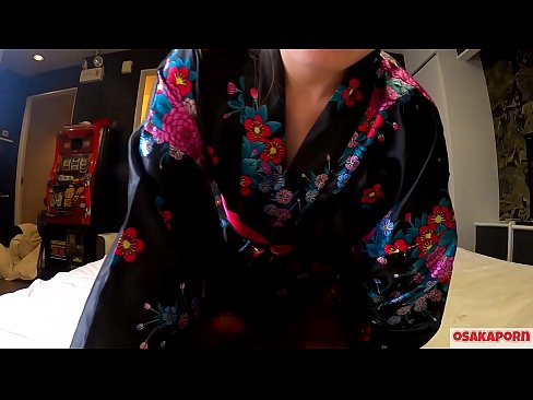 ❤️ Mladé cosplay dievča miluje sex až do orgazmu so squirtom v koníčku a fajkou. Ázijské dievča s chlpatou kundičkou a krásnymi prsiami v tradičnom japonskom kostýme v amatérskom videu, ktoré ukazuje masturbáciu so šukacími hračkami. Sakura 3 OSAKAPORN. ❤️ Jedinečné porno na nás ❌️